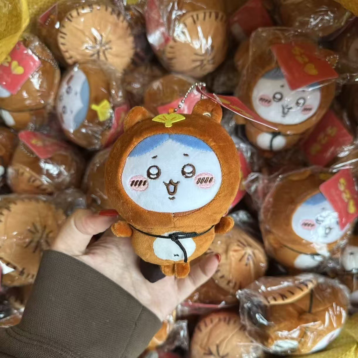 ジイタヌキぬいぐるみキーホルダー 日本アニメコスプレ人形 ソ - Phone Accessories Charms のレビューと価格